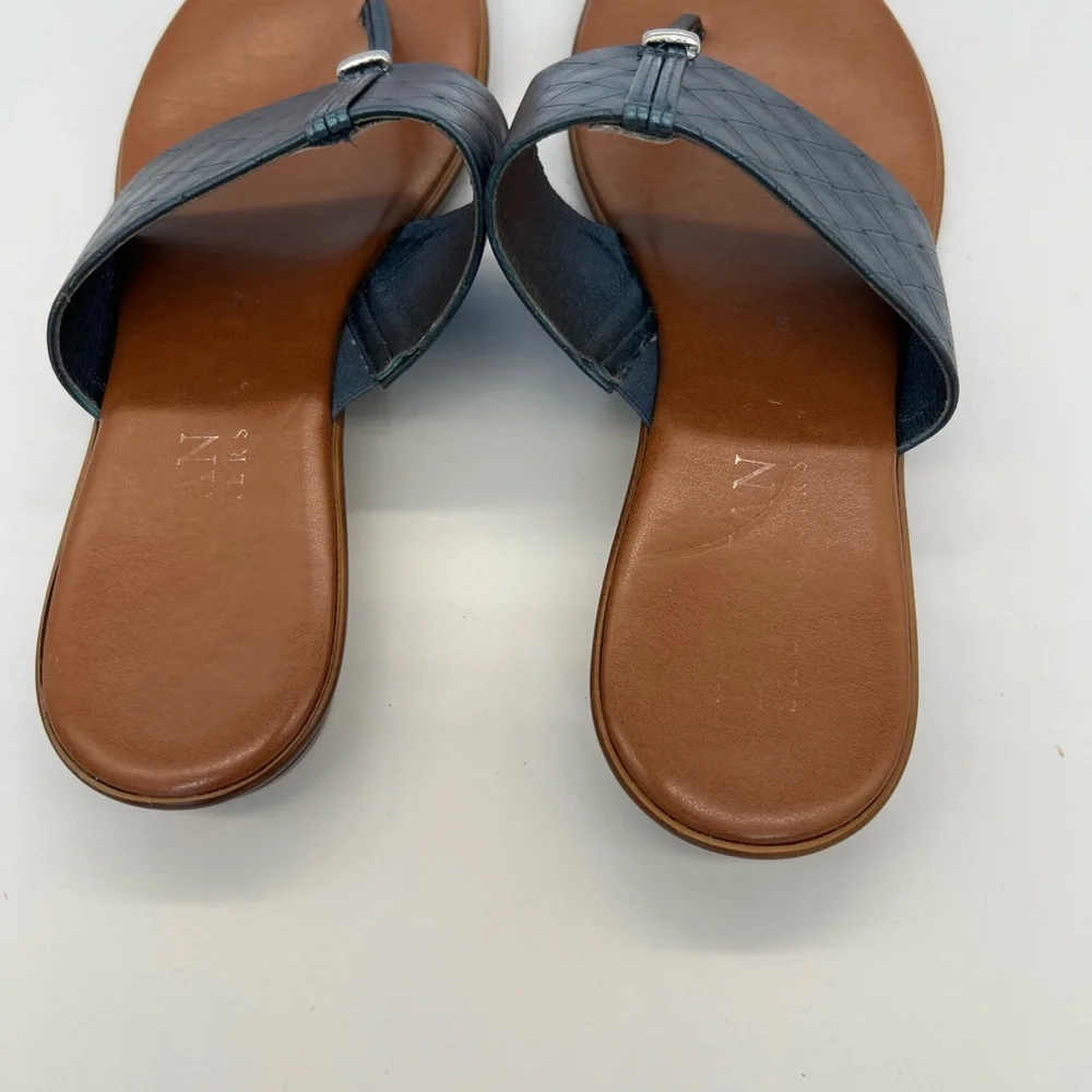 Italian shoemaker Leather Toe-Post Slide Sandal in Dark Blue - Picture 4 of 5